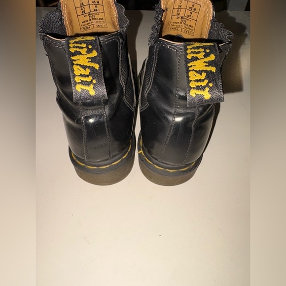 Dr. Martens Black Leather Men's Boots - Picture 5 of 8